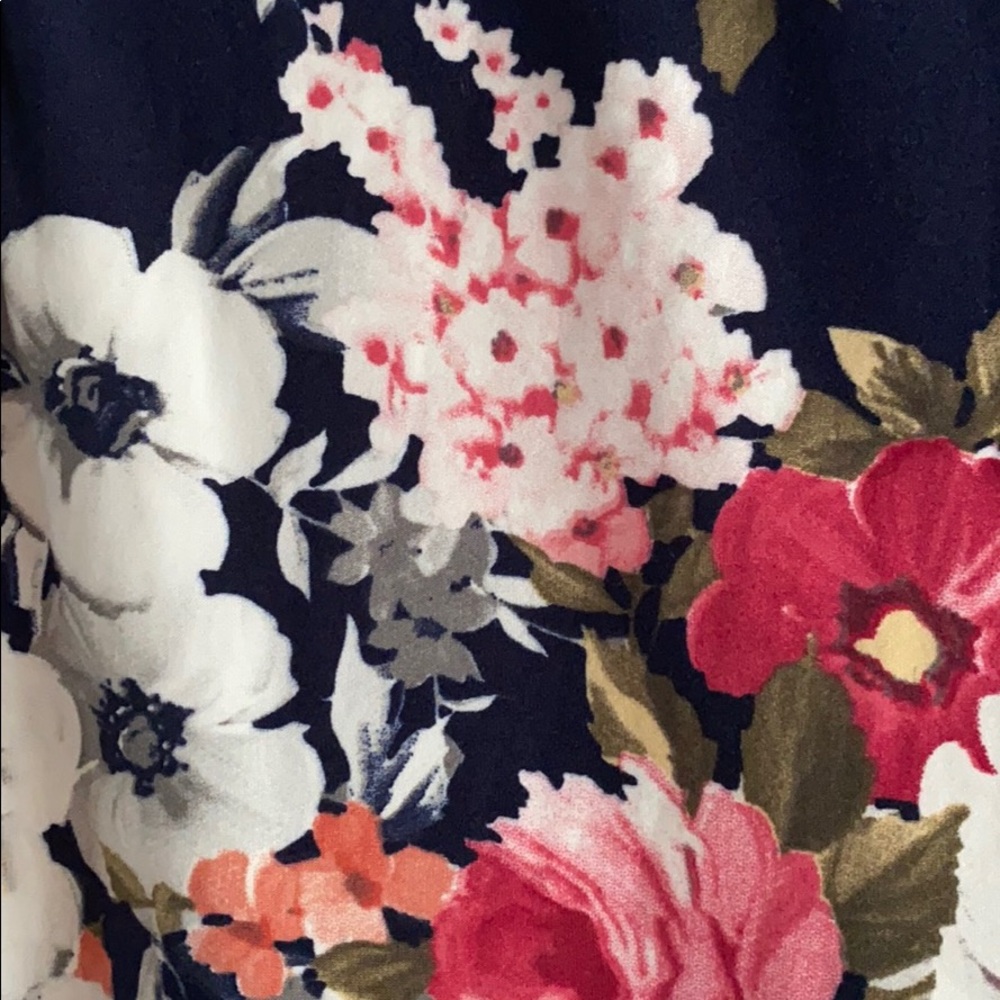 Vanilla Bay Floral Flowy Tank - Picture 7 of 8